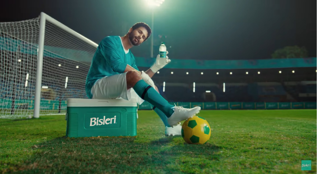 Shahid Kapoor teams up with Bisleri for #DrinkItUp campaign.